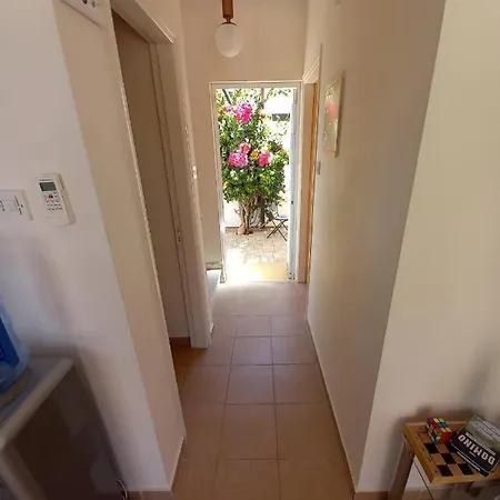 Summer Breeze - Cheerful 2 Bedroom With Pool