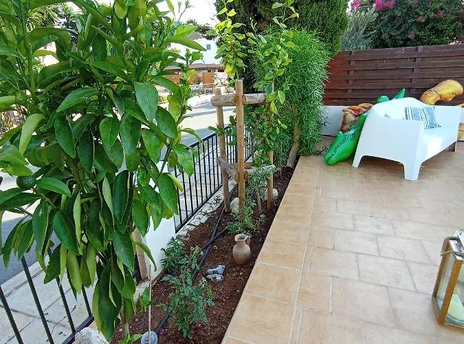 Villa Summer Breeze - Cheerful 2 Bedroom With Pool *