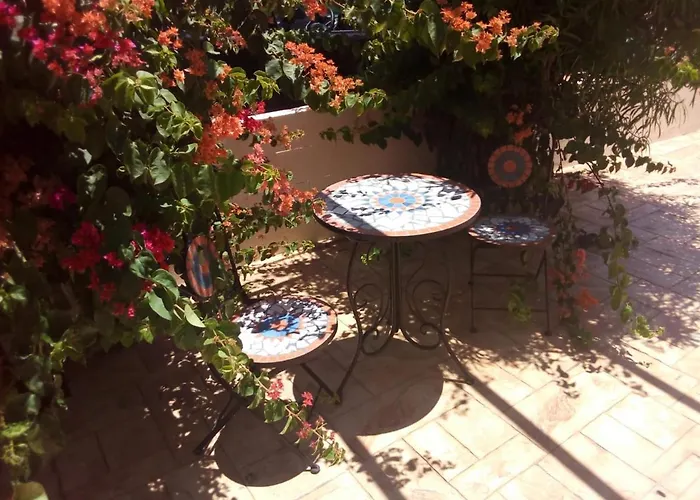 Villa Summer Breeze - Cheerful 2 Bedroom With Pool