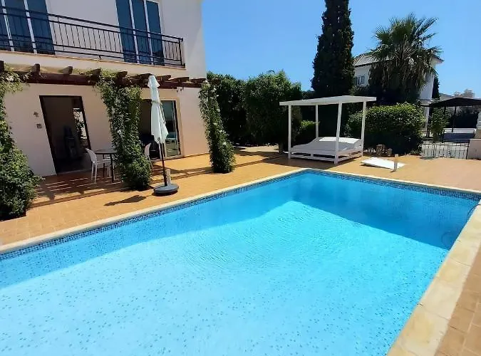 Summer Breeze - Cheerful 2 Bedroom With Pool Villa