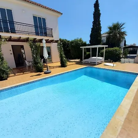 Summer Breeze - Cheerful 2 Bedroom With Pool Villa