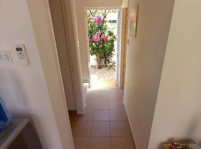 Summer Breeze - Cheerful 2 Bedroom With Pool