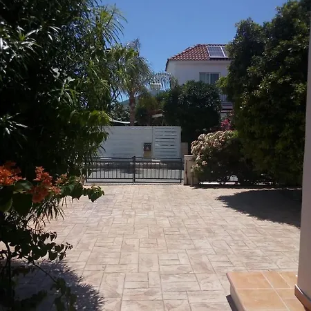 Villa Summer Breeze - Cheerful 2 Bedroom With Pool *